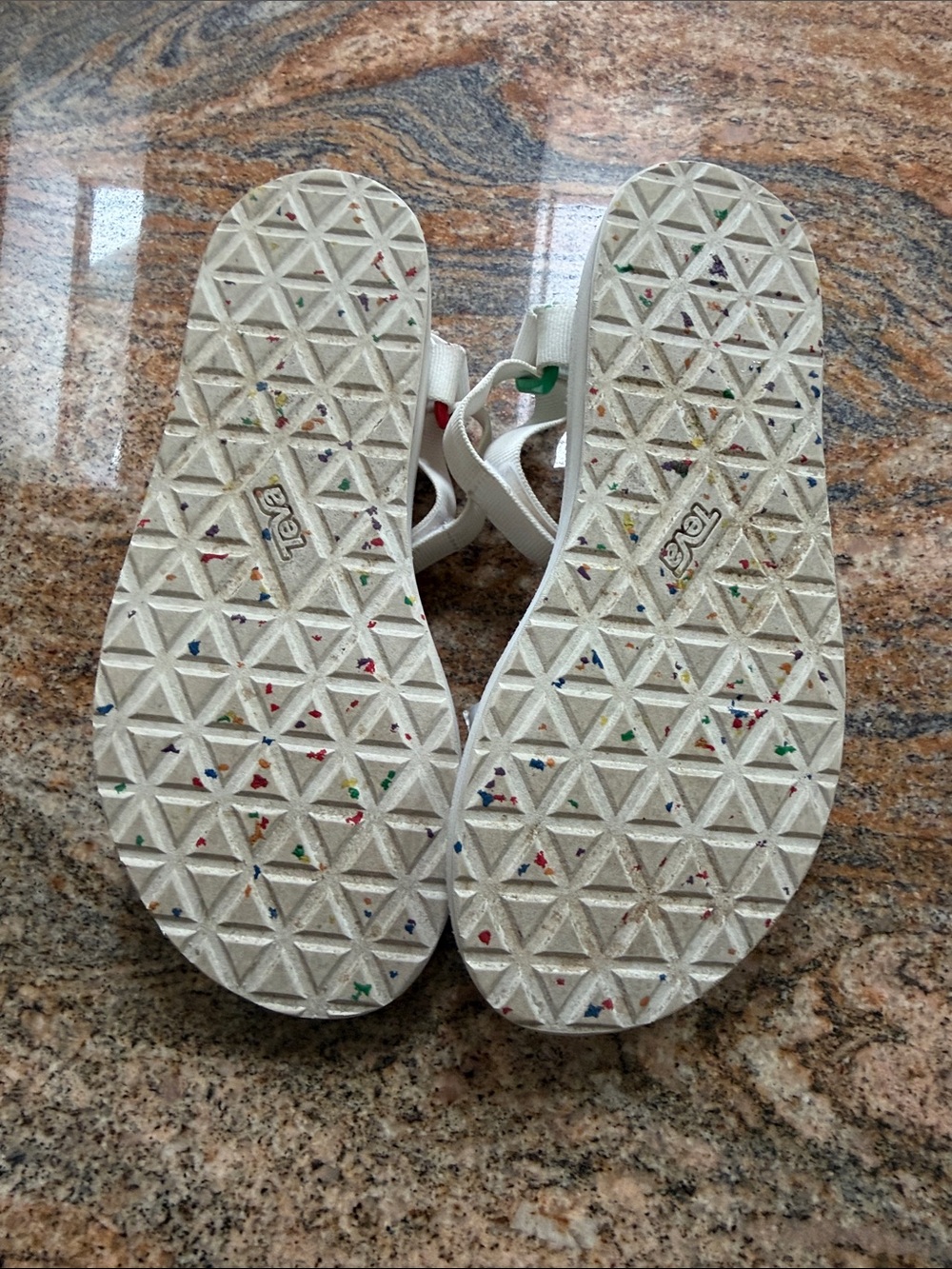 Women’s sz 9 Teva Sandals with Rainbow Accent - Picture 5 of 7